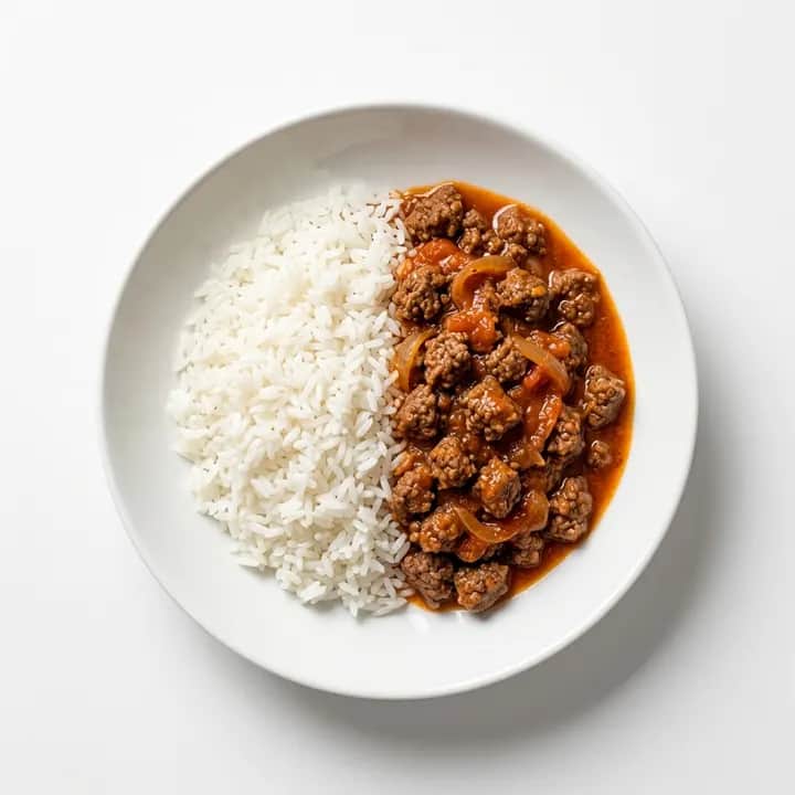 Arroz con carne picada y tomate